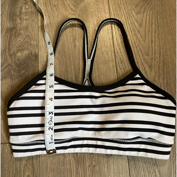 Lululemon Flow Y Bra Twin Stripe Black White Size 2 P73 - Picture 6 of 6